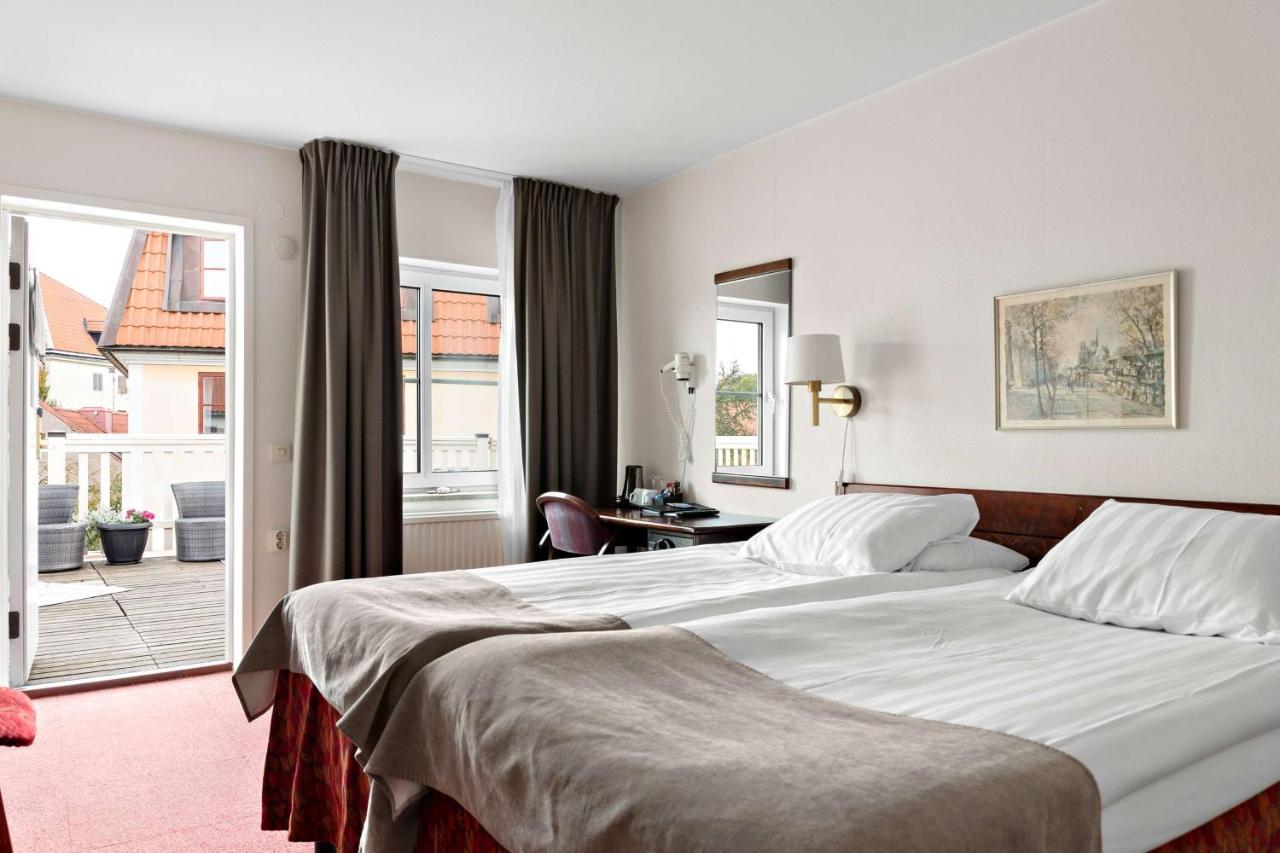 Western Hotel 4*